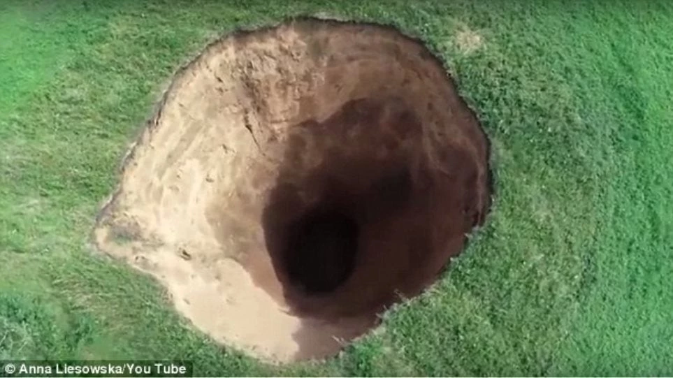 Νέες μυστηριώδεις τεράστιες τρύπες έκαναν την εμφάνιση τους στη Ρωσία